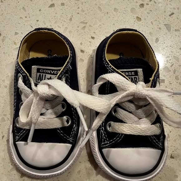 Converse Navy Blue Toddler Sneakers sz 2 - Picture 1 of 7